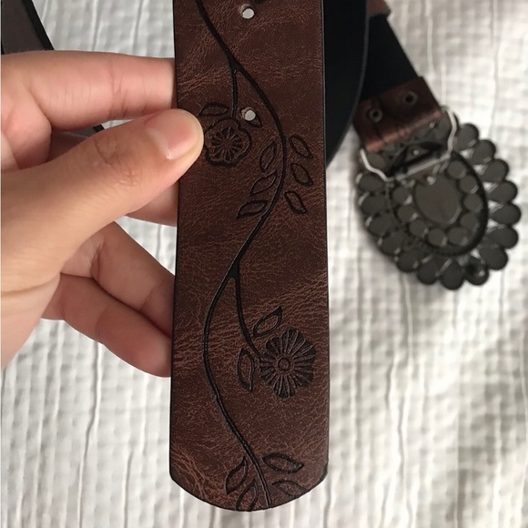 Turquoise Buckle Faux Stamped Leather Belt - Picture 4 of 4